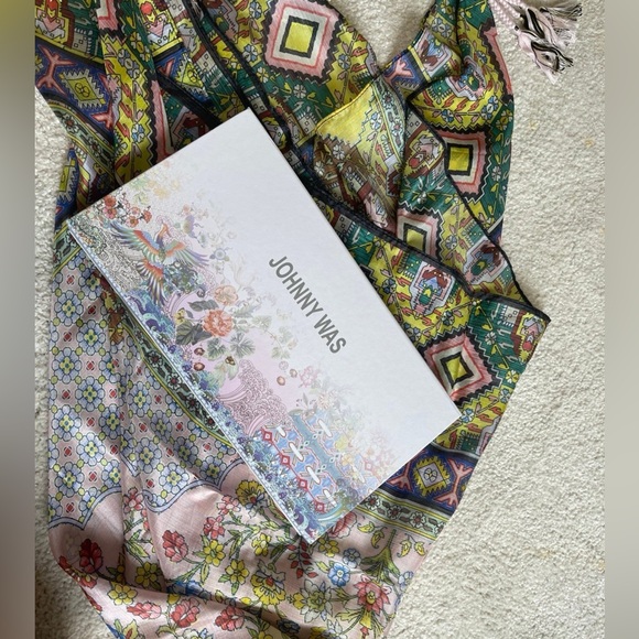 Johnny Was NWOT large silk square scarf with tassels includes original gift box - Picture 4 of 13